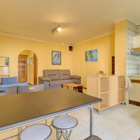 דירה Praia Da Rocha Sleeps 4 With Pool And Wifi פורטימאו