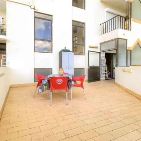 Apartment Praia Da Rocha Sleeps 4 With Pool And Wifi Portimão
