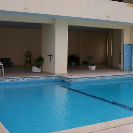 Praia Da Rocha Sleeps 4 With Pool And Wifi *